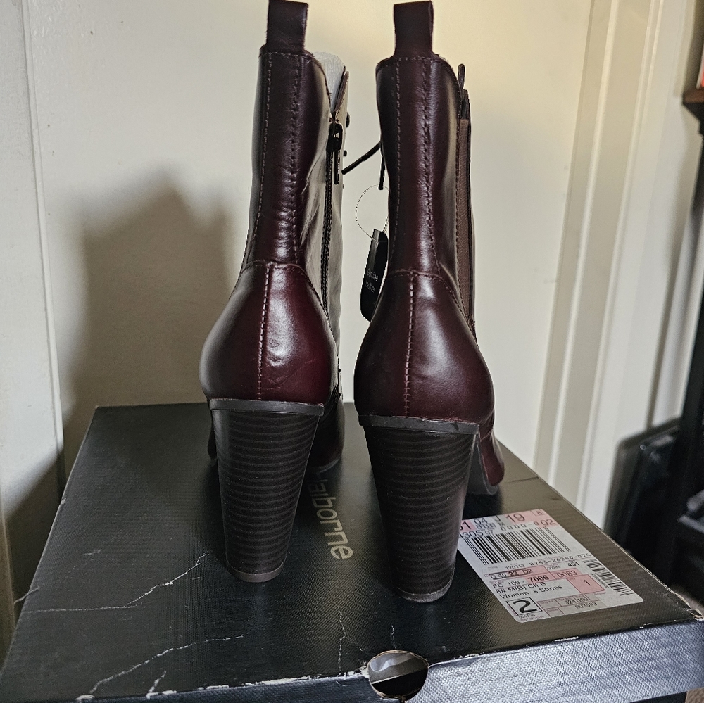 Boots - Picture 3 of 5